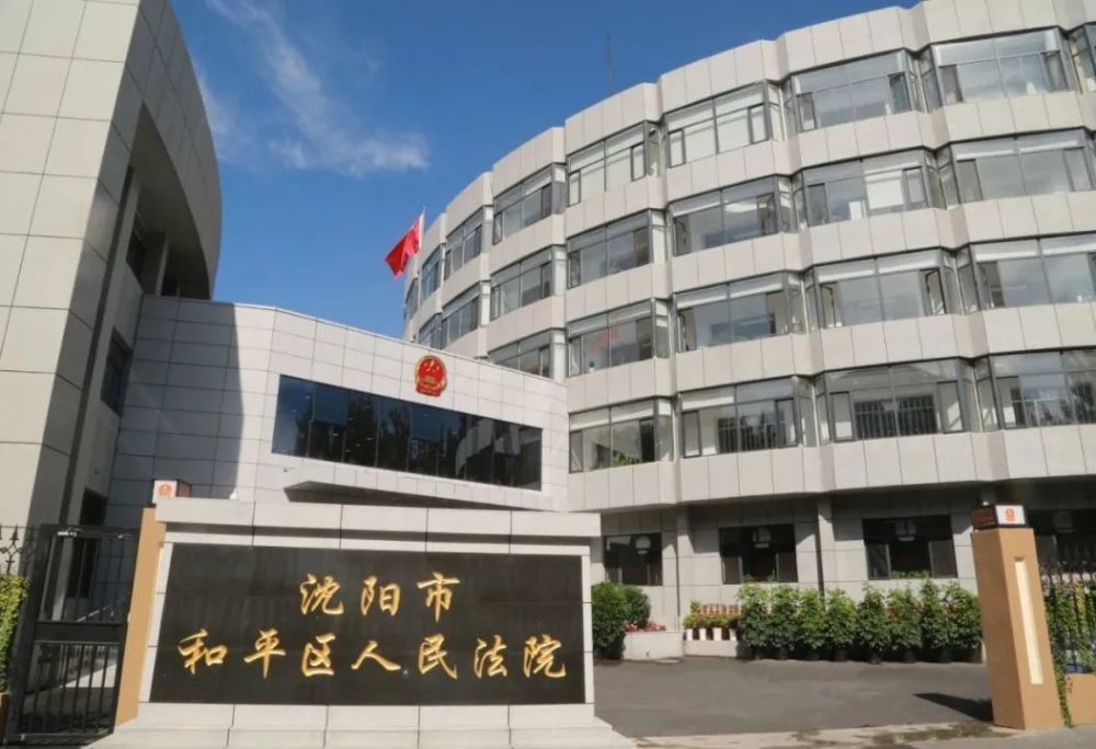 记者TimvanDuijn的报道，多特和切尔西在商讨马特森的转会，球员本人也愿意加盟多特。